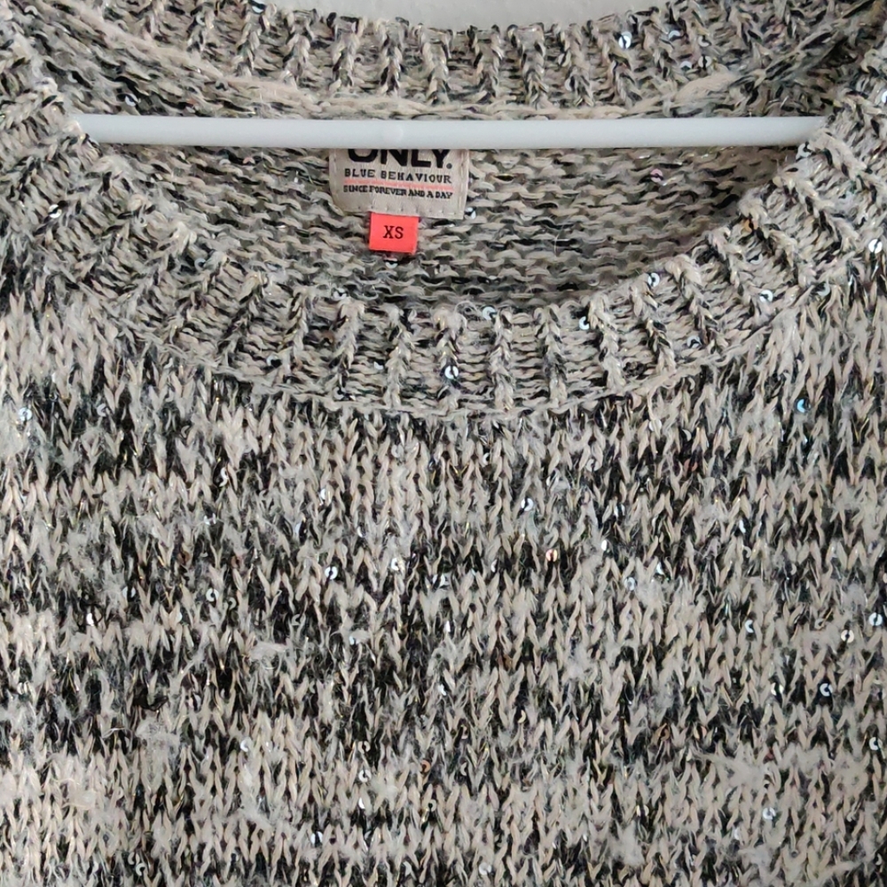Sweater - Picture 2 of 6